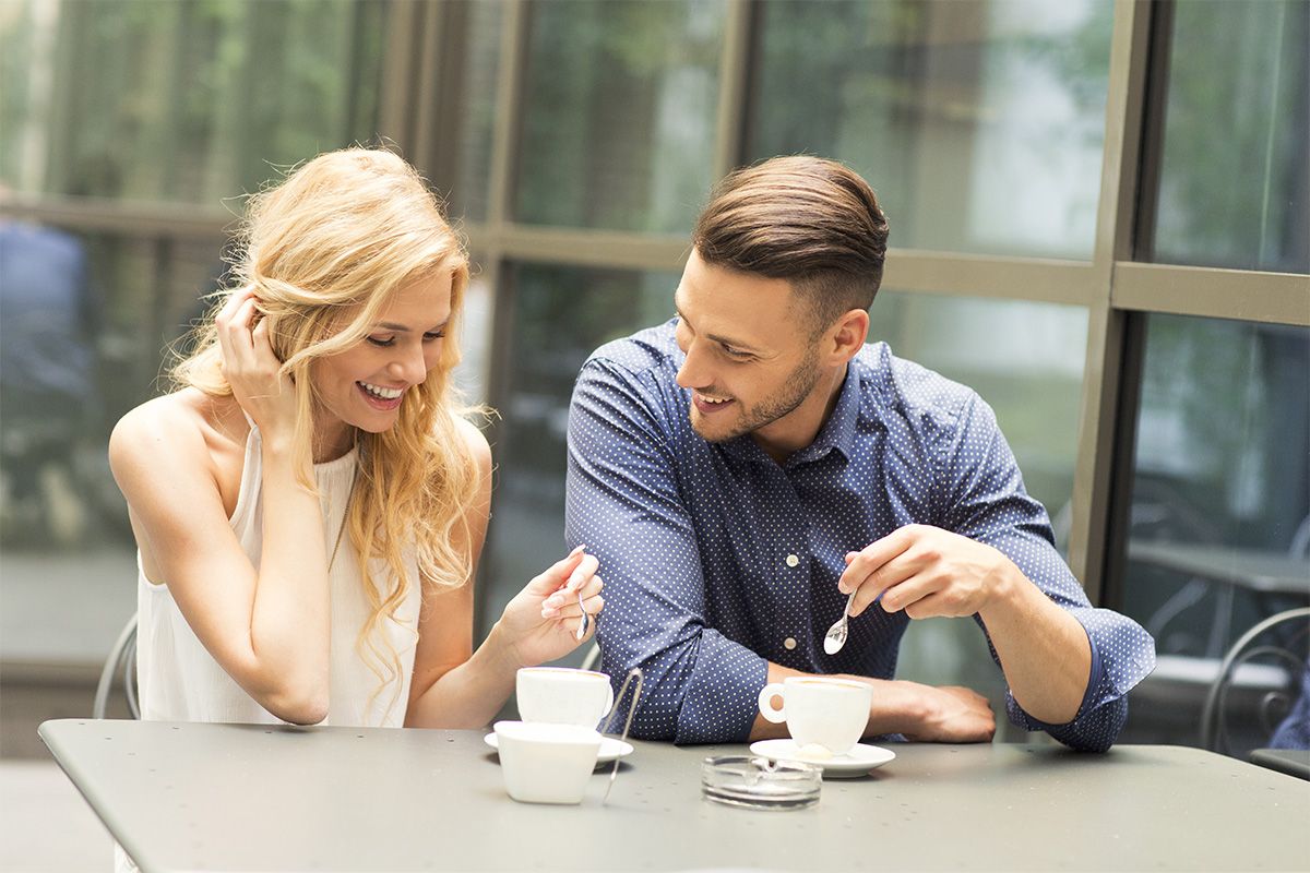 Що запитати дівчину, щоб розпочати цікаву розмову